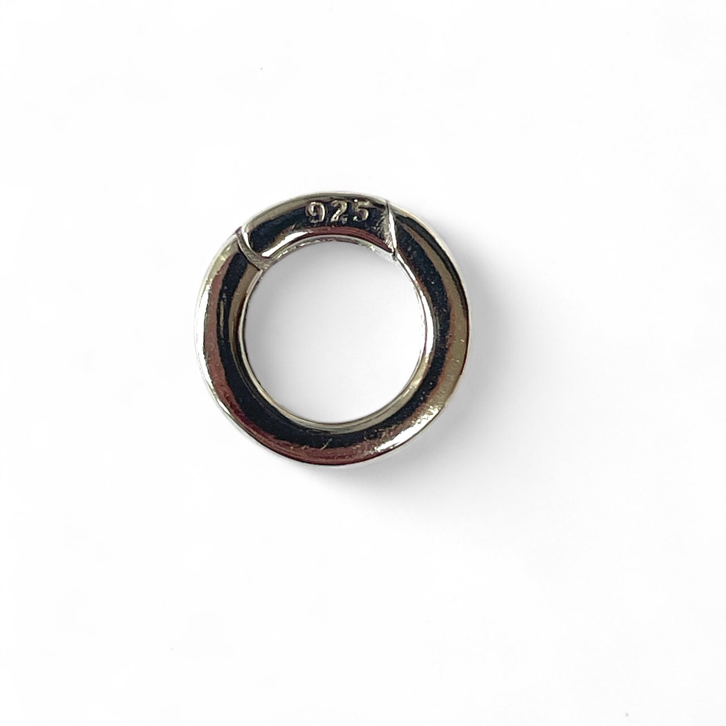 Round connector silver