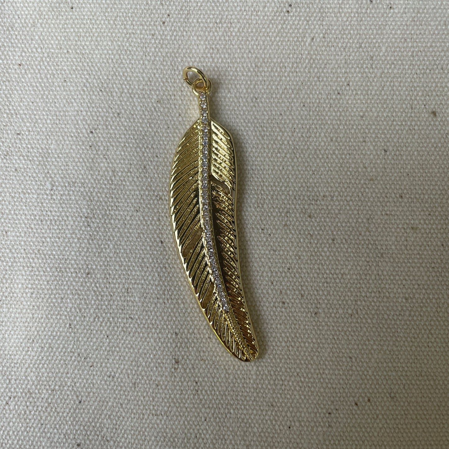 Pendant feather