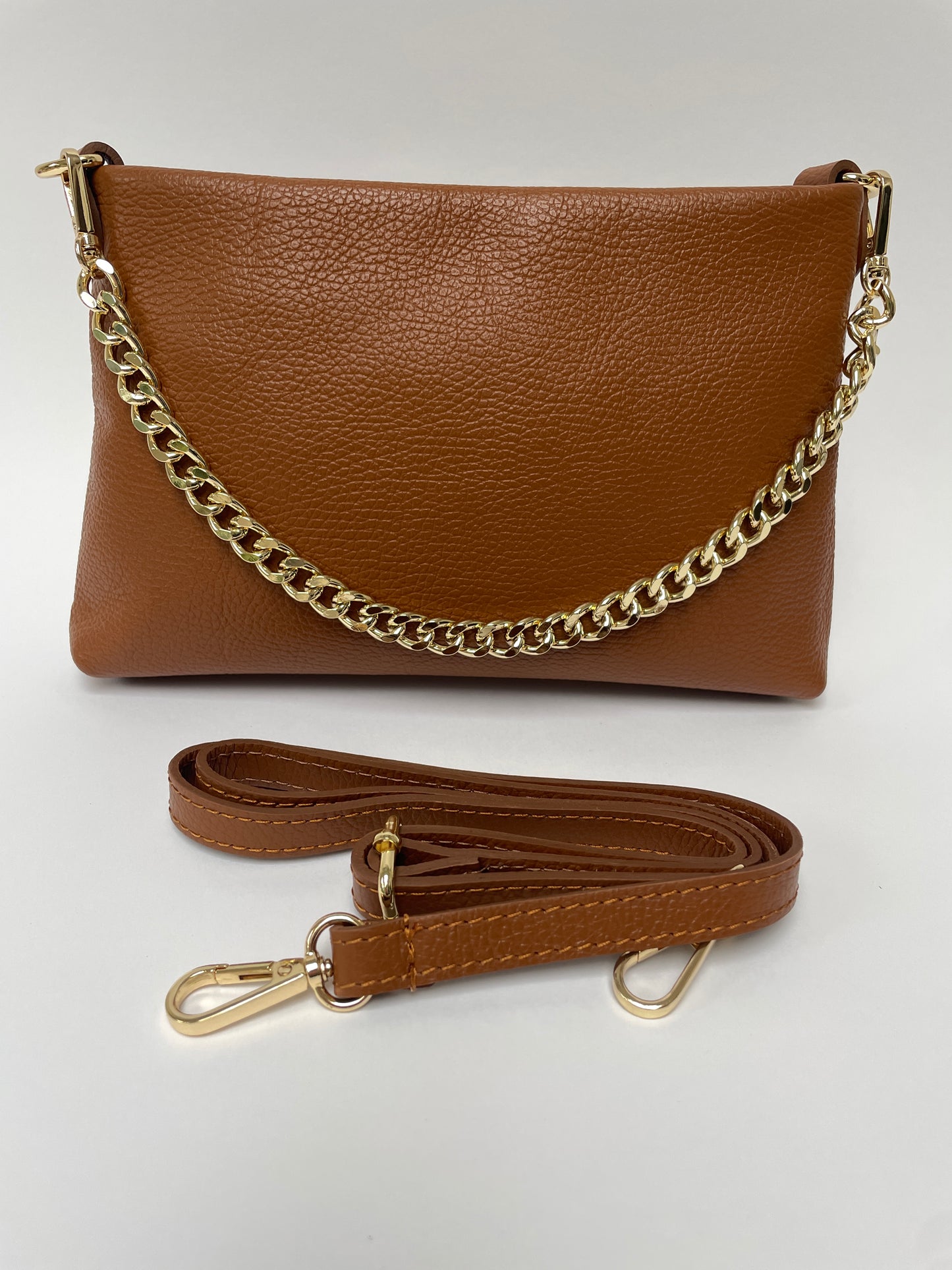 Leren tas met gouden ketting cognac