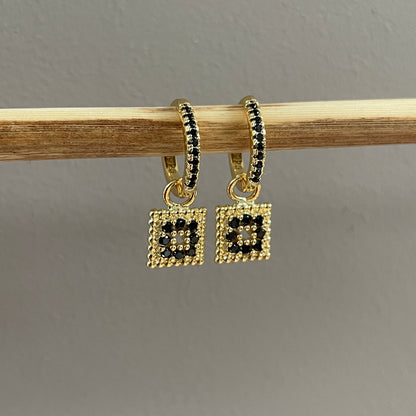 Earring black stones