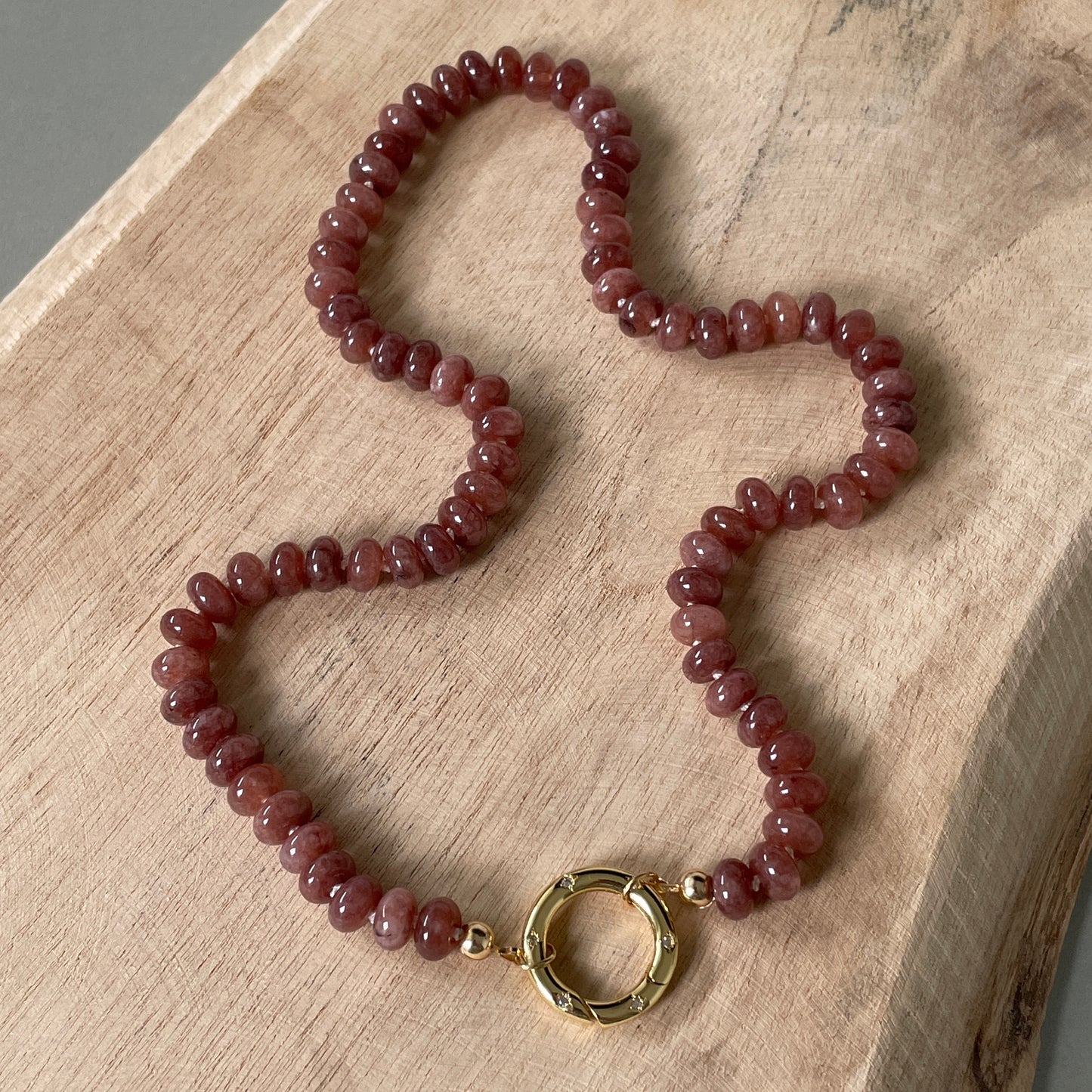 Calcedonio knotted necklace